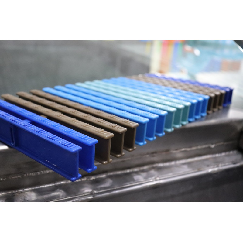 Решетка для переливных каналов 35х330 2 замка