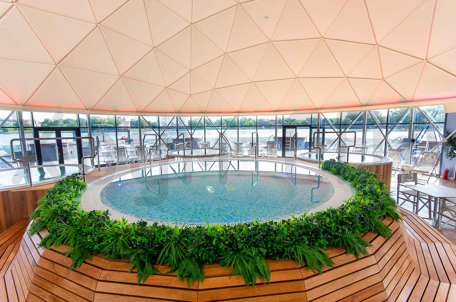 СПА зона №1 пляж на воде "Посейдон"